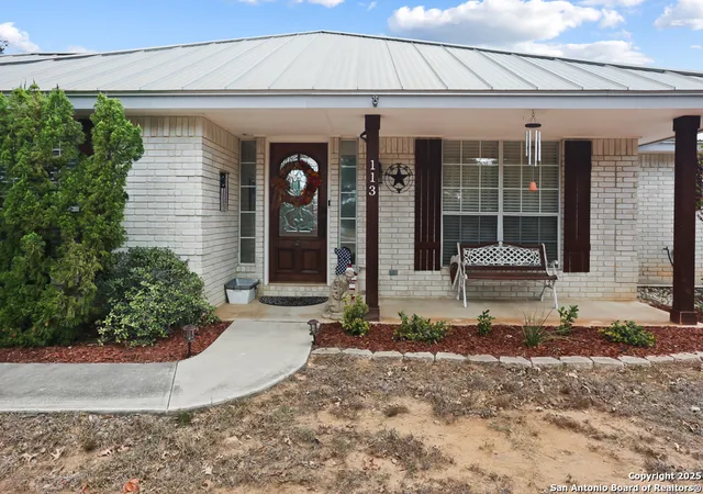 2nd image of 113 S Deer Ridge Dr, La Vernia, TX 78121 | MLS# 1910042