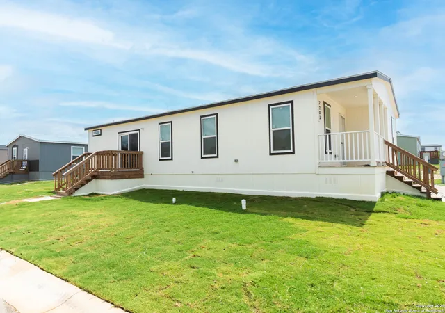 Photo 3 of Manufactured home for sale at 2203 Cielo Rio, Lot 102, San Antonio, TX 78221 | MLS# 1910045 | Listing updated on 2025-10-05