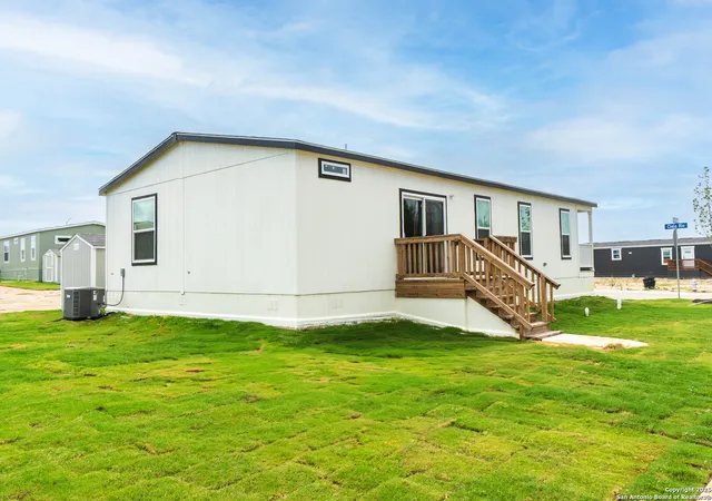 Photo 4 of Manufactured home for sale at 2203 Cielo Rio, Lot 102, San Antonio, TX 78221 | MLS# 1910045 | Listing updated on 2025-10-05
