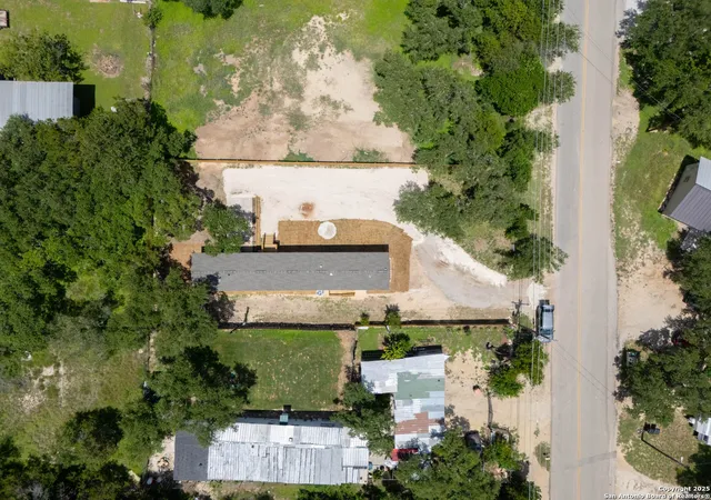 Photo 4 of Sale Pending at 1142 Hidden Fawn, Canyon Lake, TX 78133 | MLS# 1910052 | Listing updated on 2026-01-12