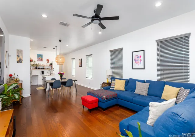 Photo 3 of Sale Pending at 1838 E Crockett, San Antonio, TX 78202 | MLS# 1910056 | Listing updated on 2025-10-14