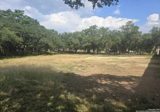 Photo 2 of Sale Pending at 1130 Hidden Fawn, Canyon Lake, TX 78133 | MLS# 1910058 | Listing updated on 2026-01-12
