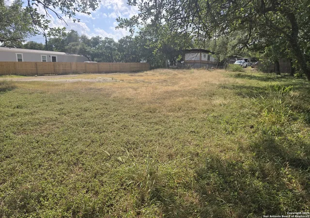 Photo 3 of Sale Pending at 1130 Hidden Fawn, Canyon Lake, TX 78133 | MLS# 1910058 | Listing updated on 2026-01-12