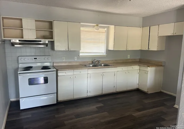 Photo 3 of Single family home for sale at 6810 Marimba, San Antonio, TX 78227 | MLS# 1910071 | Listing updated on 2025-11-03