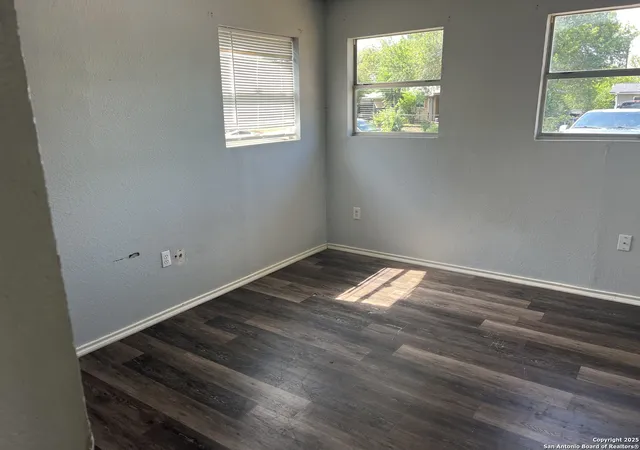 Photo 4 of Single family home for sale at 6810 Marimba, San Antonio, TX 78227 | MLS# 1910071 | Listing updated on 2025-11-03