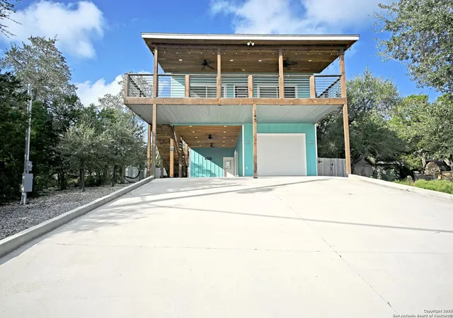 Photo 1 of Single family home for sale at 143 Mountainview, Canyon Lake, TX 78133 | MLS# 1910117 | Listing updated on 2025-12-05