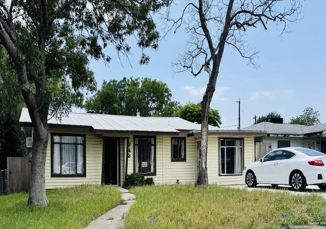 Photo 2 of Sale Pending at 346 Laurelwood, San Antonio, TX 78213 | MLS# 1910131 | Listing updated on 2025-11-24