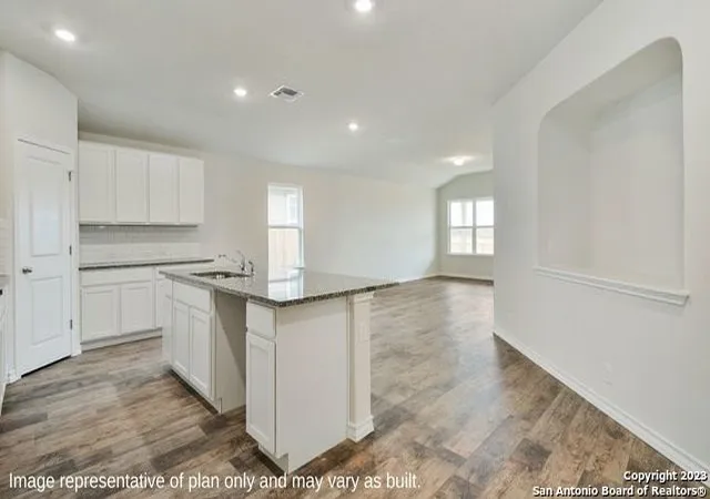 Photo 3 of Single family home for sale at 607 Fluted Shoals, Cibolo, TX 78108 | MLS# 1910140 | Listing updated on 2025-11-01