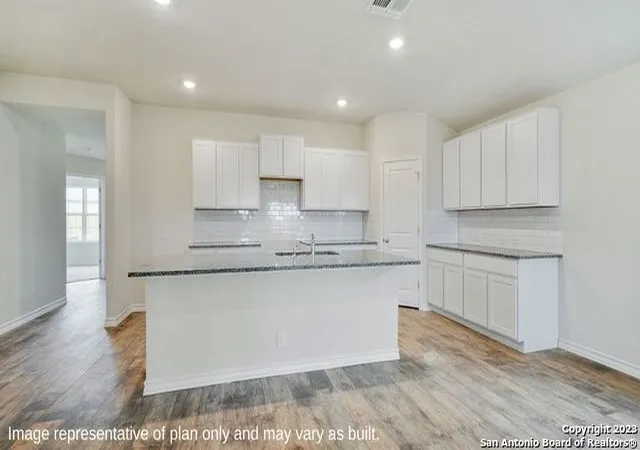 Photo 3 of Single family home for sale at 607 Fluted Shoals, Cibolo, TX 78108 | MLS# 1910140 | Listing updated on 2025-11-01