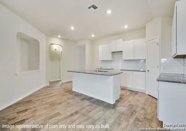 Photo 4 of Single family home for sale at 607 Fluted Shoals, Cibolo, TX 78108 | MLS# 1910140 | Listing updated on 2025-11-01