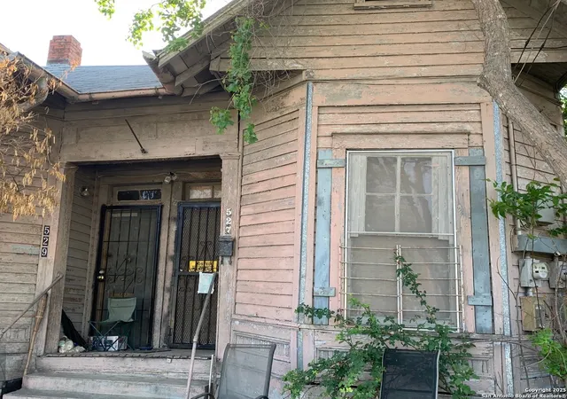 Photo 3 of Multi family home for sale at 529 Pine, San Antonio, TX 78203 | MLS# 1910216 | Listing updated on 2025-10-05