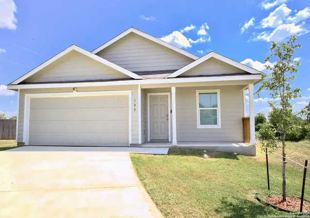 Photo 1 of Single family home for sale at 100 Wood Moss, Floresville, TX 78114 | MLS# 1910227 | Listing updated on 2025-10-05