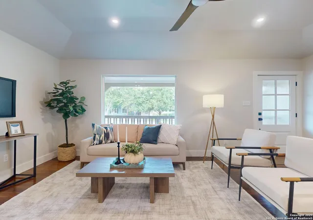 2nd image of 130 Larchmont, San Antonio, TX 78209 | MLS# 1910252