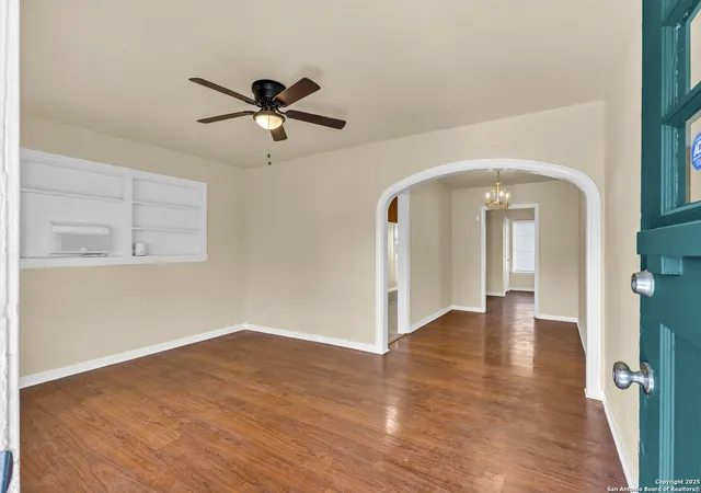 4th image of 2055 E Crockett St, San Antonio, TX 78202 | MLS# 1910312