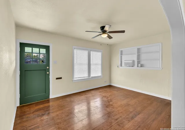 5th image of 2055 E Crockett St, San Antonio, TX 78202 | MLS# 1910312