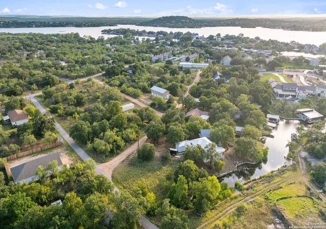 2nd image of 302 Lake Downs, Waco, TX 78654 | MLS# 1910336