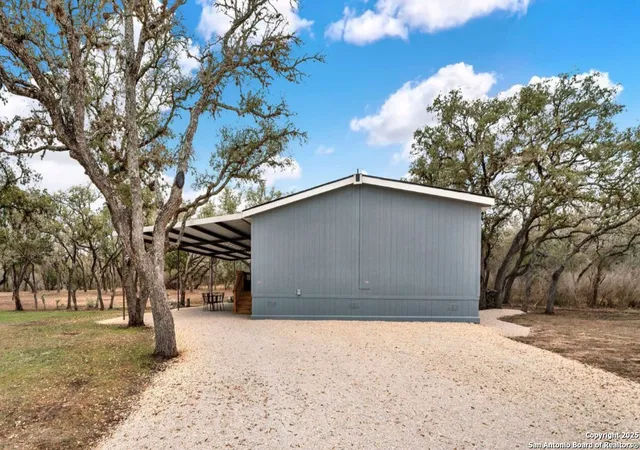2nd image of 914 Swallows Ln, Seguin, TX 78155 | MLS# 1910339