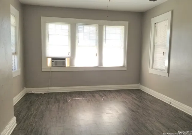 Photo 4 of House for sale at 111 E Highland, San Antonio, TX 78210 | MLS# 1910350 | Listing updated on 2025-11-29