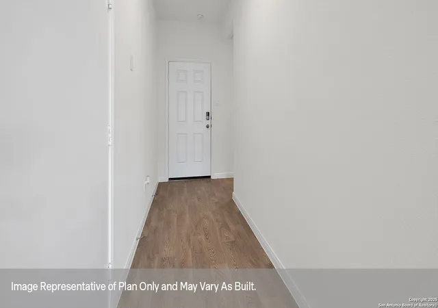 Photo 3 of Sale Pending at 141 Las Lomas, San Marcos, TX 78666 | MLS# 1910362 | Listing updated on 2026-02-18