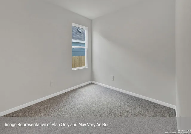 Photo 4 of Sale Pending at 141 Las Lomas, San Marcos, TX 78666 | MLS# 1910362 | Listing updated on 2026-02-18