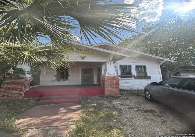 Photo 1 of Sale Pending at 3430 Commerce, San Antonio, TX 78207 | MLS# 1910394 | Listing updated on 2025-10-15
