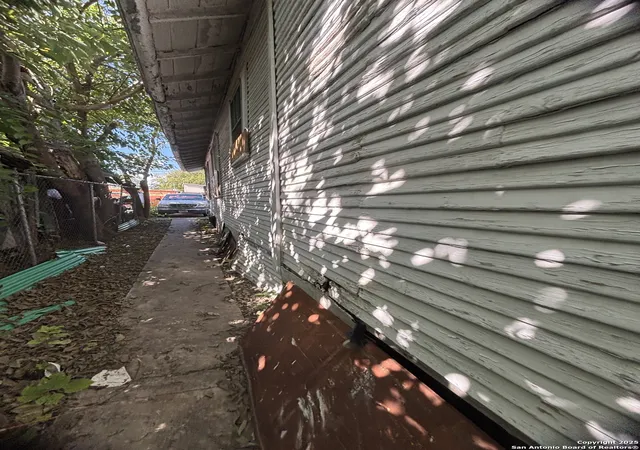 Photo 3 of Sale Pending at 3430 Commerce, San Antonio, TX 78207 | MLS# 1910394 | Listing updated on 2025-10-15