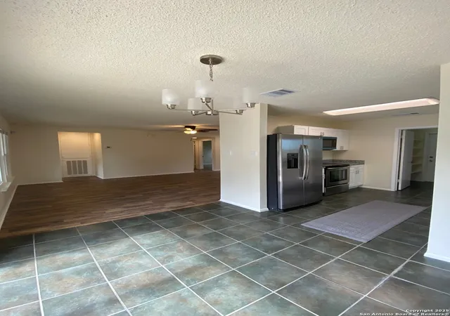 Photo 3 of Single family home for sale at 9406 Bendell, San Antonio, TX 78250 | MLS# 1910449 | Listing updated on 2025-11-23