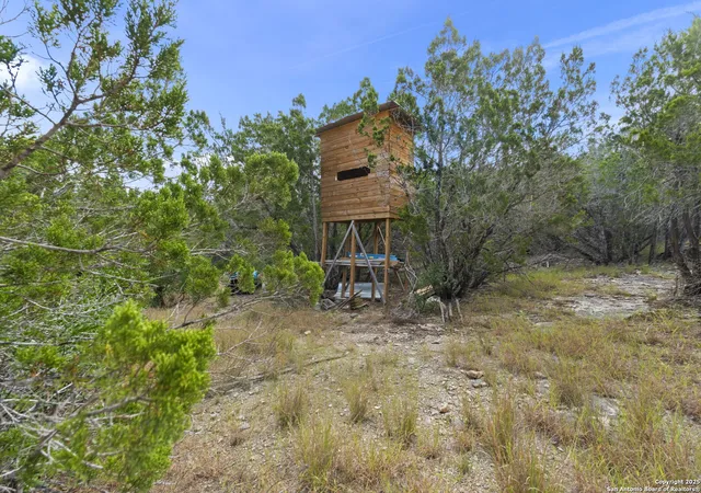 Photo 4 of House for sale at 676 County Road 243, Hondo, TX 78861 | MLS# 1910462 | Listing updated on 2026-04-28