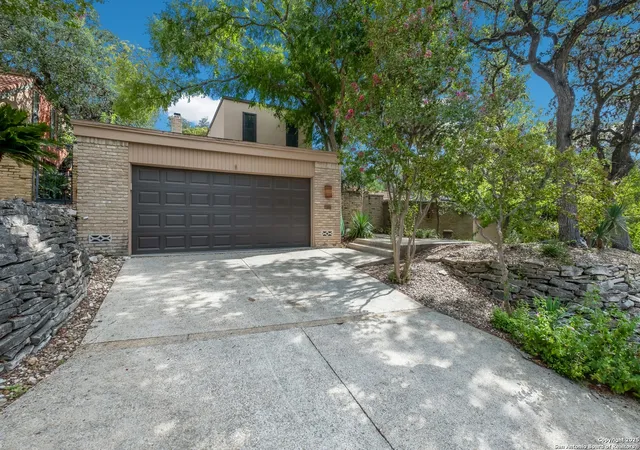 Photo 2 of Sale Pending at 11306 Shadow Path, San Antonio, TX 78230 | MLS# 1910463 | Listing updated on 2026-02-01