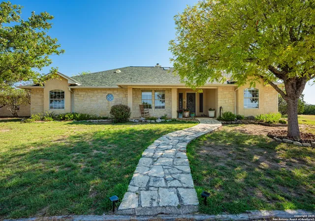 Photo 1 of Single family home for sale at 220 Lower Turtle Creek, Kerrville, TX 78028 | MLS# 1910498 | Listing updated on 2025-10-07