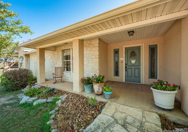 Photo 3 of Single family home for sale at 220 Lower Turtle Creek, Kerrville, TX 78028 | MLS# 1910498 | Listing updated on 2025-10-07