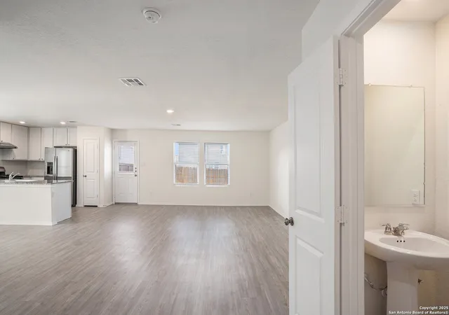 2nd image of 10526 Varmus Dr, Converse, TX 78109 | MLS# 1910507