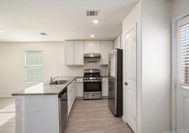 5th image of 10526 Varmus Dr, Converse, TX 78109 | MLS# 1910507