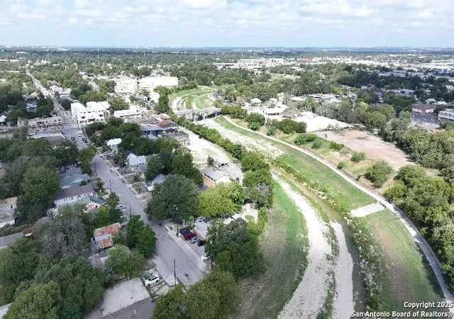 Photo 3 of Multi family home for sale at 153 E Baylor, San Antonio, TX 78204 | MLS# 1910518 | Listing updated on 2025-10-23