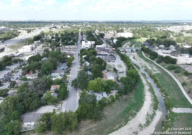 Photo 4 of Multi family home for sale at 153 E Baylor, San Antonio, TX 78204 | MLS# 1910518 | Listing updated on 2025-10-23