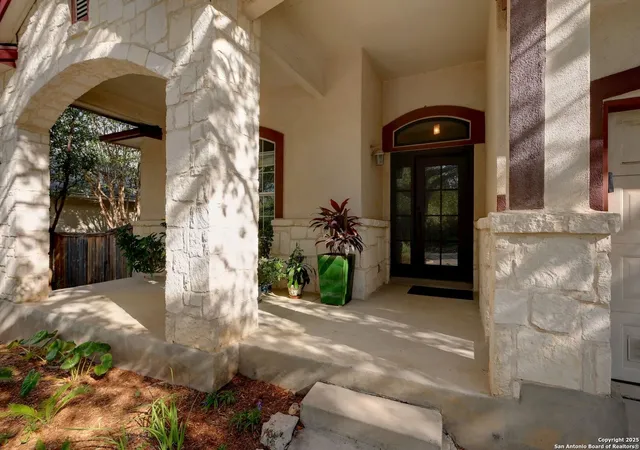 Photo 2 of Sale Pending at 18 Great Wood, San Antonio, TX 78232 | MLS# 1910588 | Listing updated on 2025-11-04