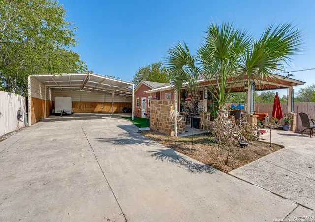 Photo 2 of Single family home for sale at 1247 W Mally Blvd, San Antonio, TX 78224 | MLS# 1910616 | Listing updated on 2025-12-09
