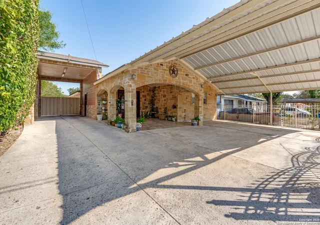 Photo 3 of Single family home for sale at 1247 W Mally Blvd, San Antonio, TX 78224 | MLS# 1910616 | Listing updated on 2025-12-09