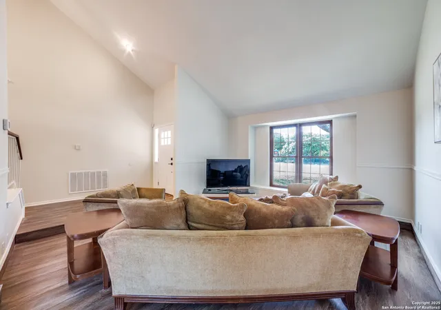 Photo 3 of Sale Pending at 2906 Bee Cave, San Antonio, TX 78231 | MLS# 1910637 | Listing updated on 2025-10-06