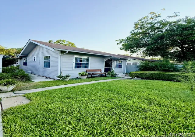 2nd image of 1718 Santa Barbara, San Antonio, TX 78201 | MLS# 1910644