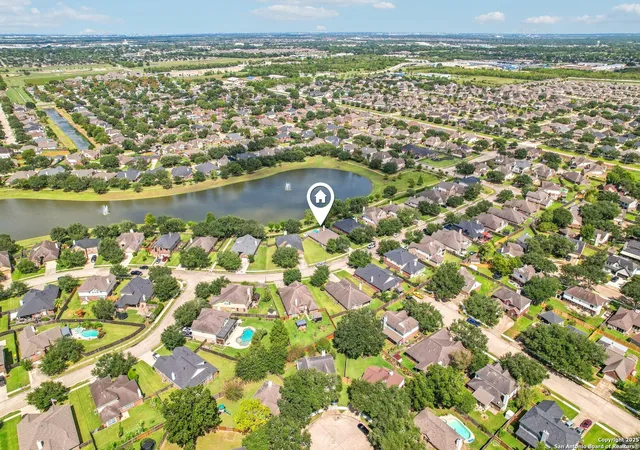 26th image of 4605 Lakefront Terrace Dr, Pearland, TX 77584 | MLS# 1910645