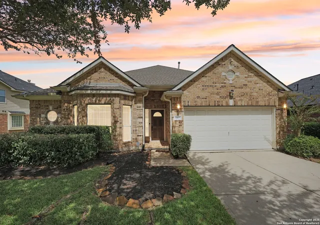 3rd image of 4605 Lakefront Terrace Dr, Pearland, TX 77584 | MLS# 1910645