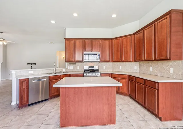 5th image of 4605 Lakefront Terrace Dr, Pearland, TX 77584 | MLS# 1910645