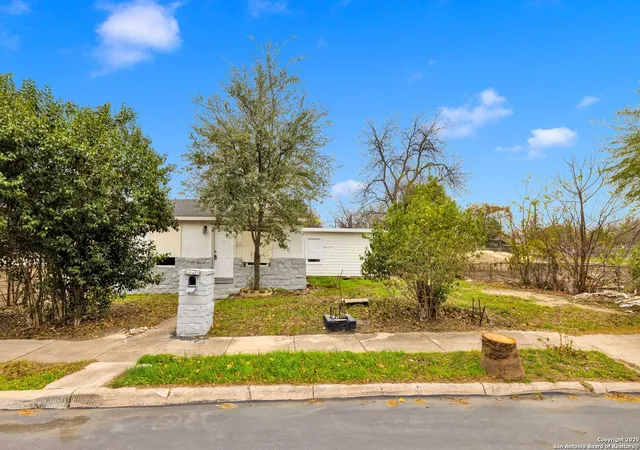 Photo 1 of Single family home for sale at 2010 Burnet St, San Antonio, TX 78202 | MLS# 1910648 | Listing updated on 2026-01-10