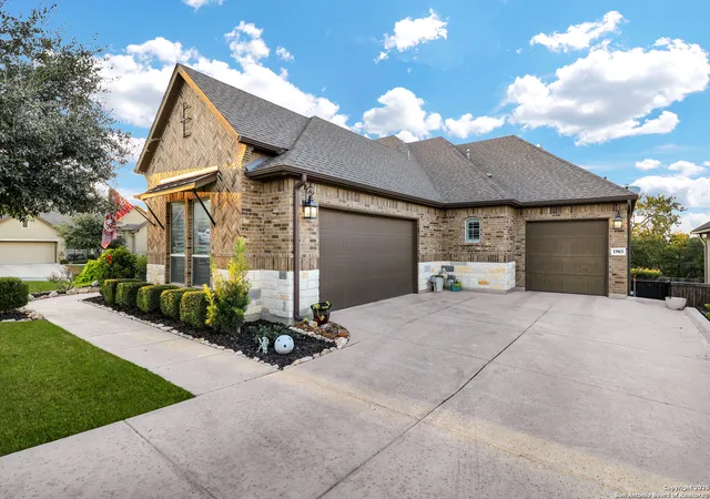 Photo 3 of Sale Pending at 1903 Estin Xing, San Antonio, TX 78260 | MLS# 1910672 | Listing updated on 2025-10-07