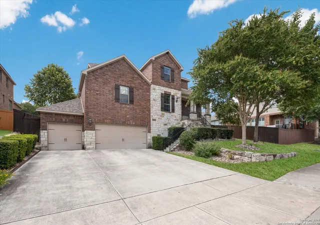 Photo 2 of Sale Pending at 7418 Stonewall Hl, San Antonio, TX 78256 | MLS# 1910688 | Listing updated on 2025-10-20