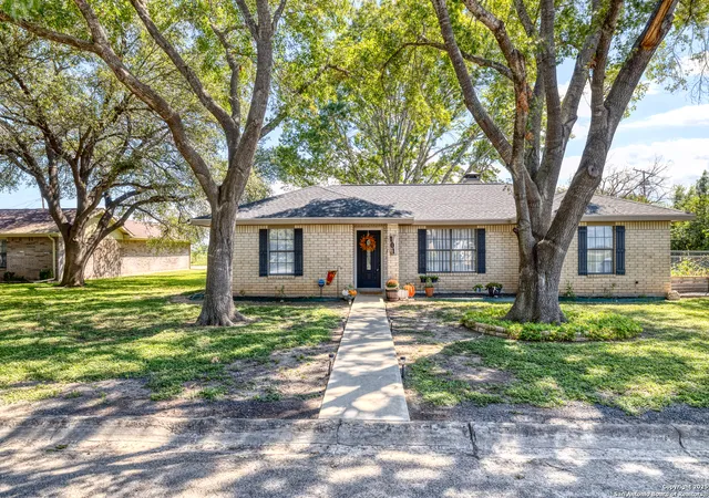 1st image of 101 S Bluebonnet Dr, Uvalde, TX 78801 | MLS# 1910734