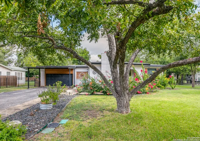 Photo 1 of Sale Pending at 715 Oakwood Dr, San Antonio, TX 78228 | MLS# 1910758 | Listing updated on 2025-12-10