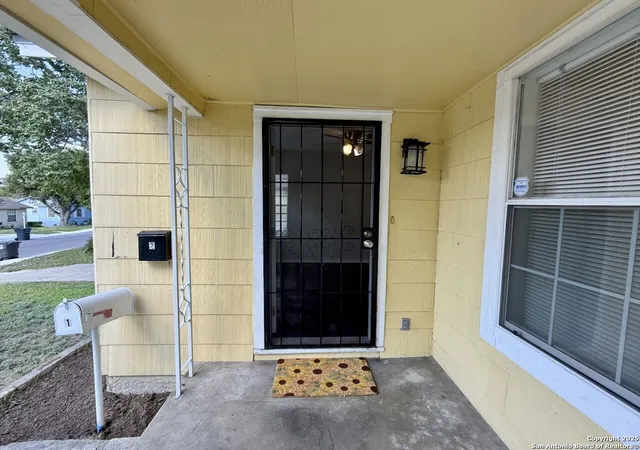 Photo 3 of House for sale at 1035 Vanderbilt, San Antonio, TX 78210 | MLS# 1910771 | Listing updated on 2025-10-28