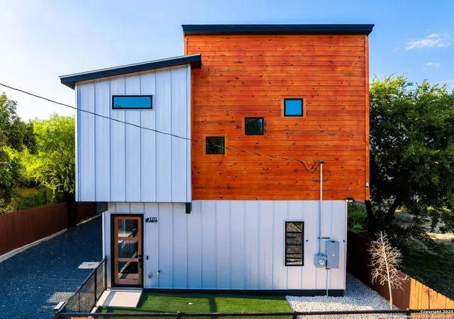 Photo 2 of Single family home for sale at 108 Vine #101, San Antonio, TX 78210 | MLS# 1910784 | Listing updated on 2026-04-23